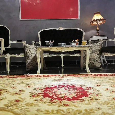 Chic Apartment 1